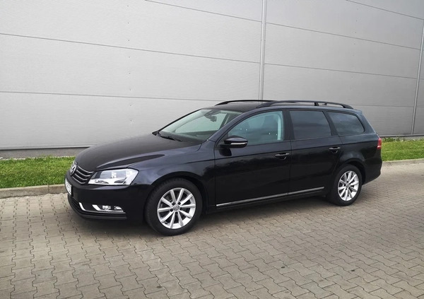 Volkswagen Passat cena 36700 przebieg: 127600, rok produkcji 2014 z Kutno małe 562